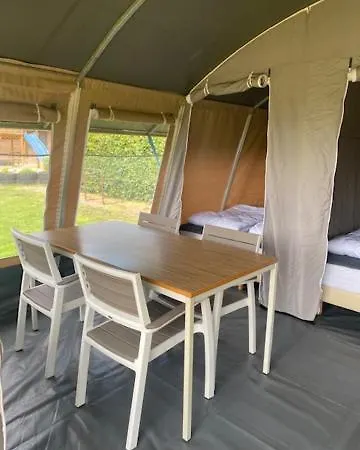 Tent Eendje Met Prive Sanitair * Nistelrode