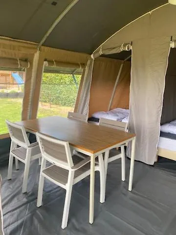 Tent Eendje Met Prive Sanitair * Nistelrode